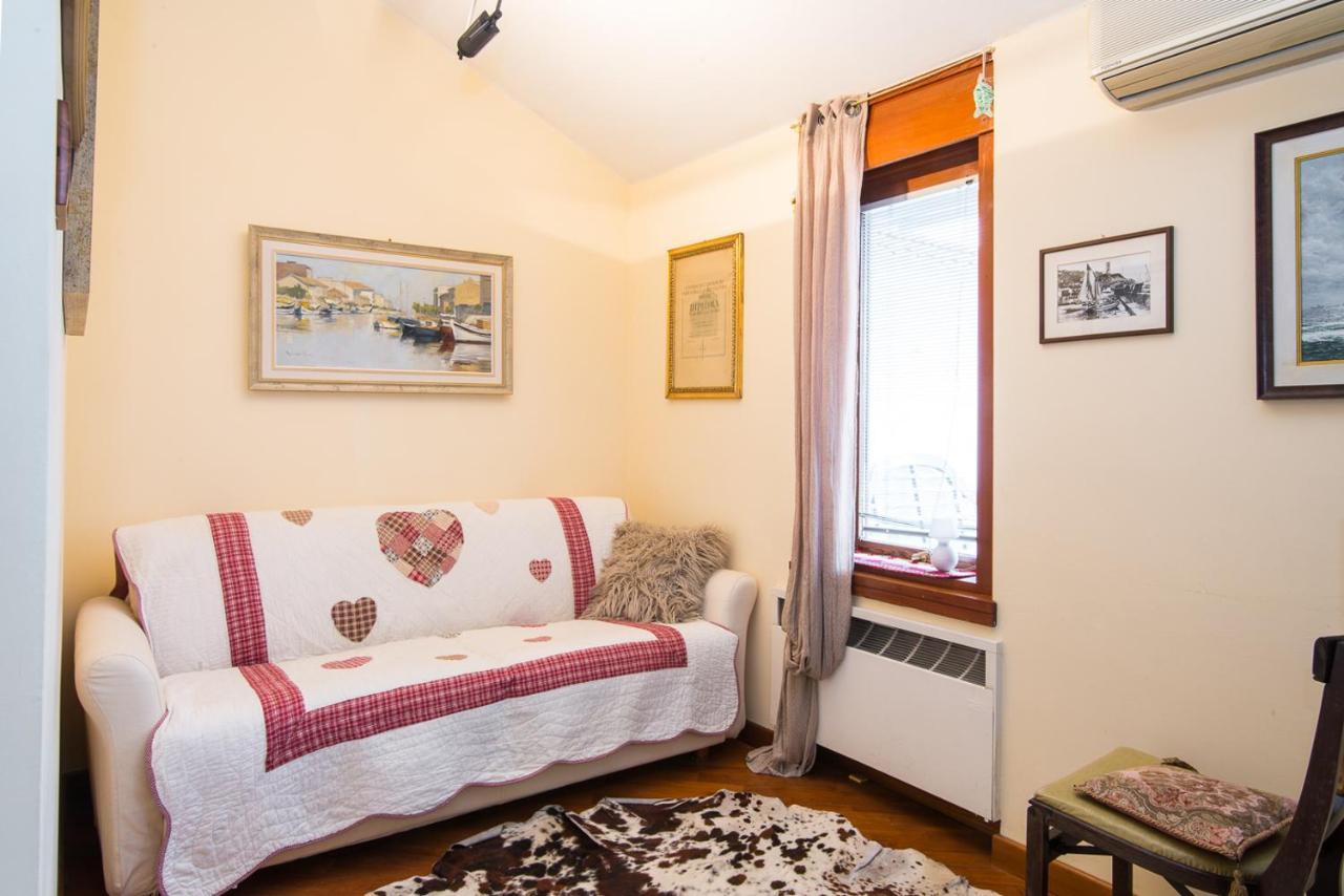 La Mansarda Delle Meraviglie B&B Superior Trieste Eksteriør bilde