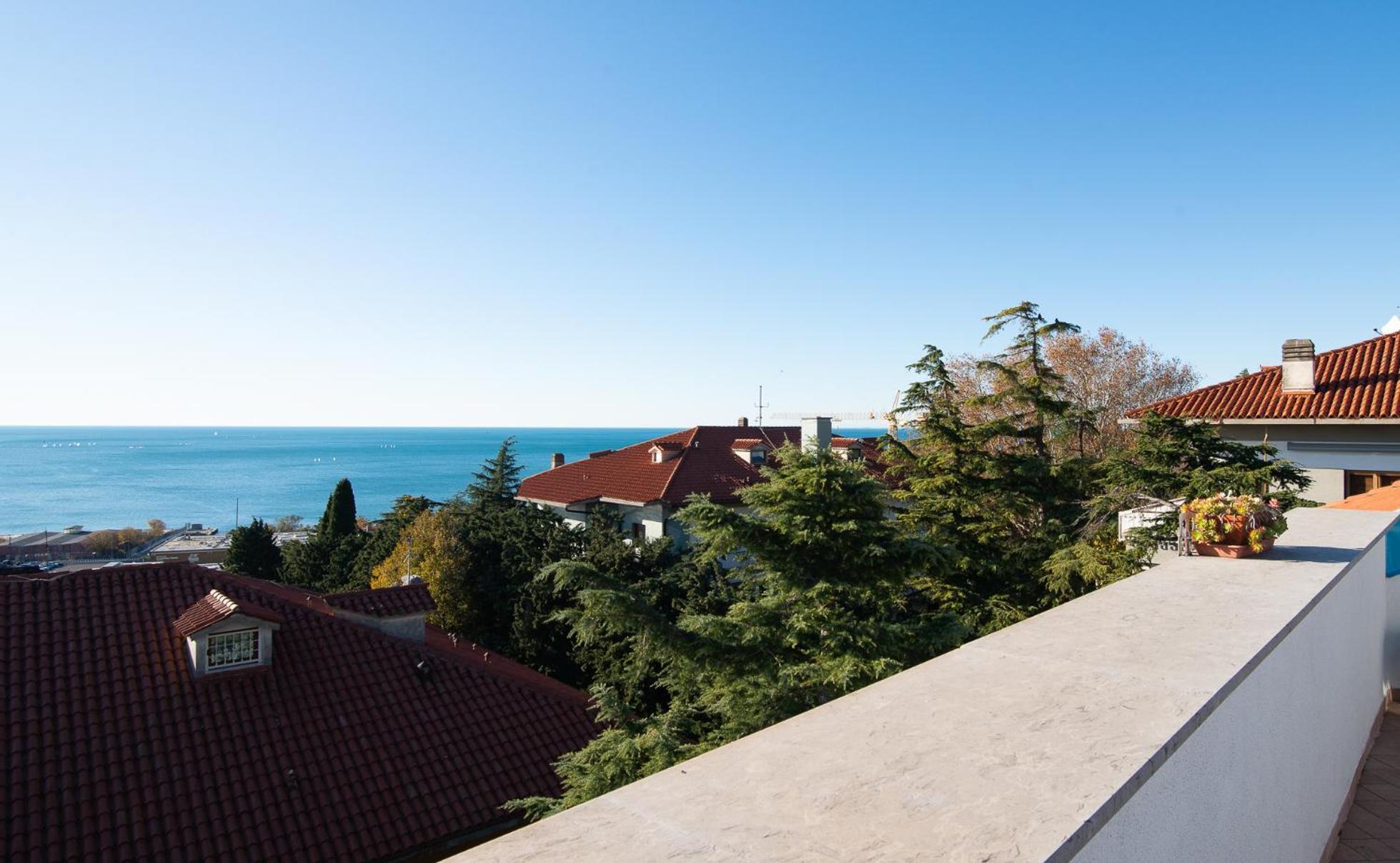 La Mansarda Delle Meraviglie B&B Superior Trieste Eksteriør bilde
