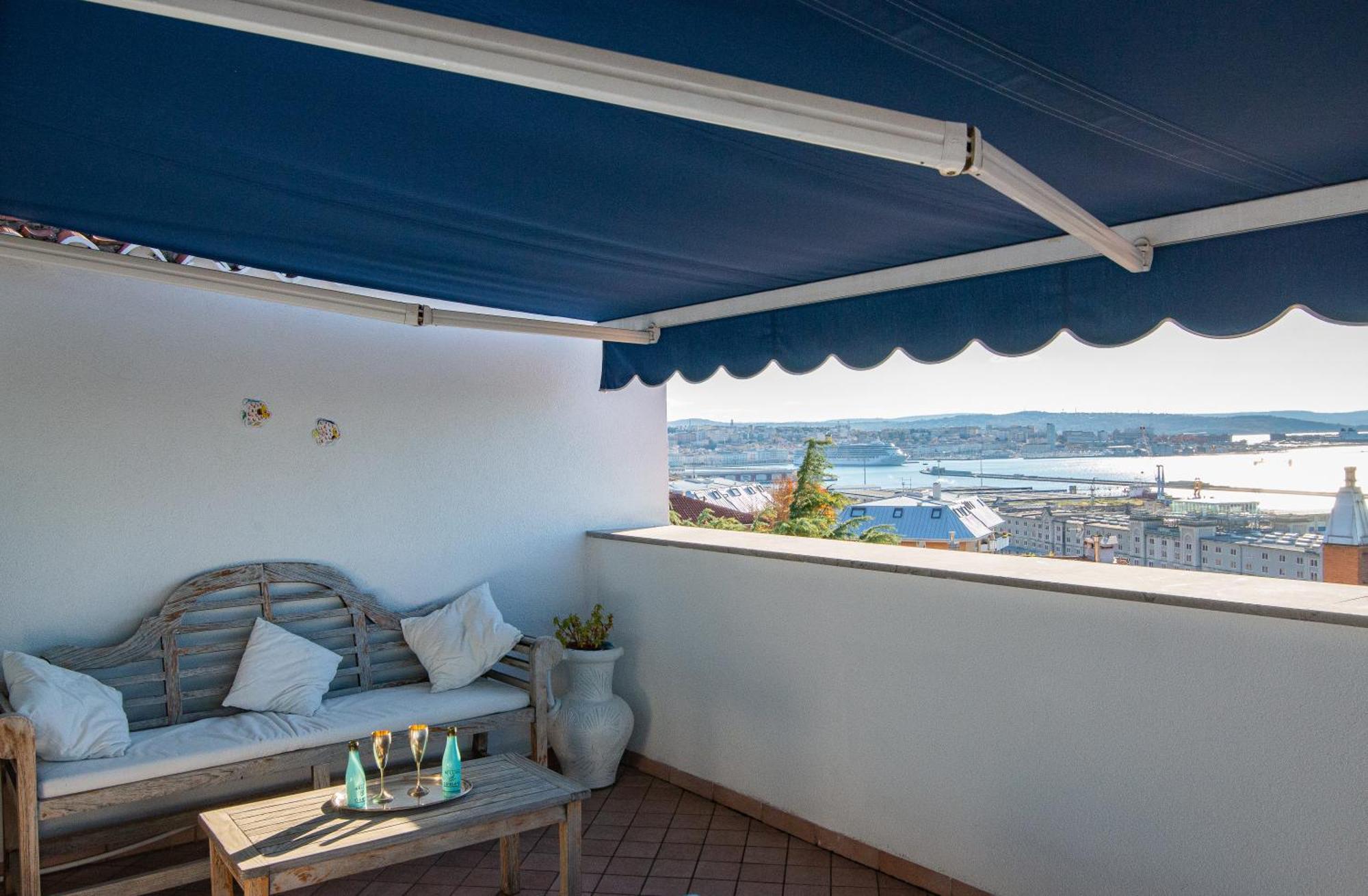 La Mansarda Delle Meraviglie B&B Superior Trieste Eksteriør bilde