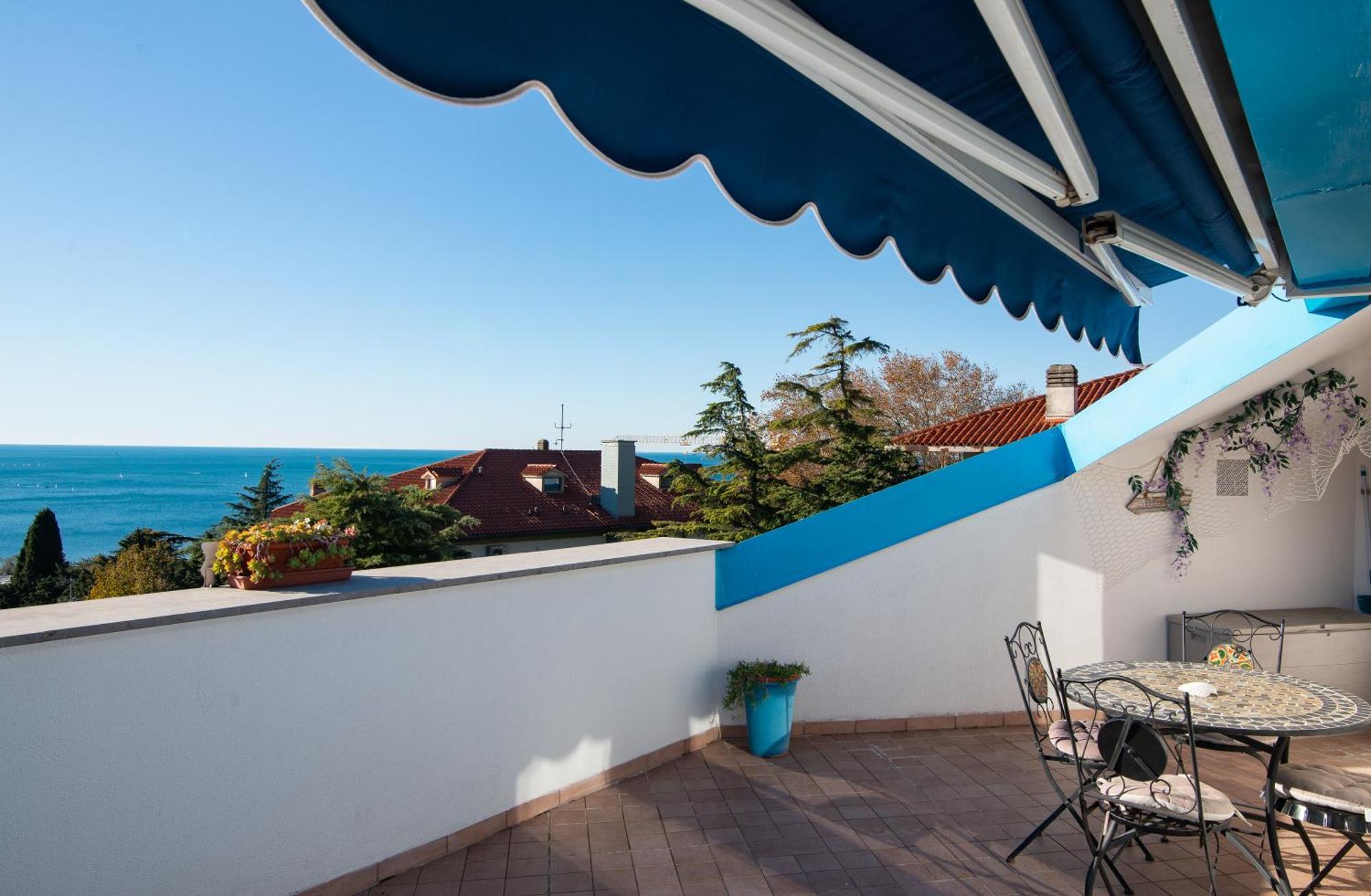 La Mansarda Delle Meraviglie B&B Superior Trieste Eksteriør bilde